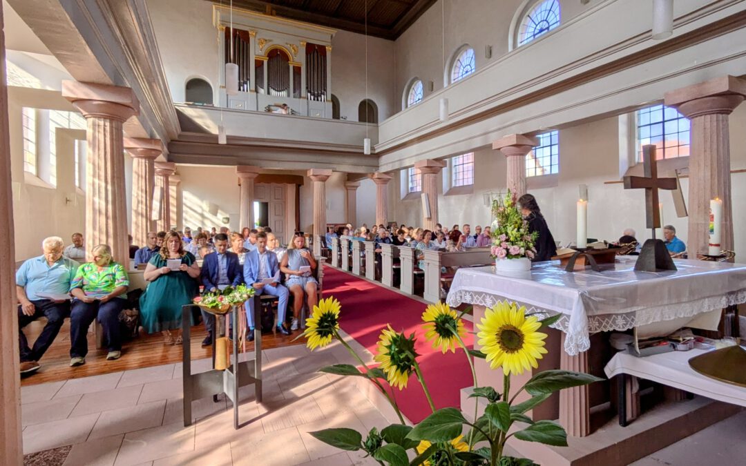 Volle Kirche in Sickenhofen